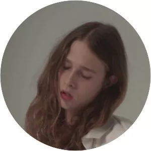 Lauren Auder - Musical artist