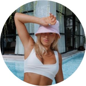 Lauren Bullen - Internet personality