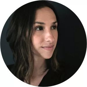 Lauren Hartstone - Graphic designer