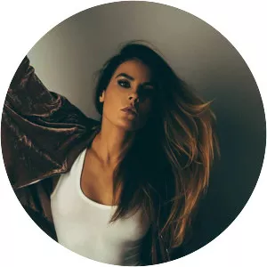 Lauren Lanzaretta - Musical artist