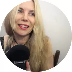 Lauren Ostrowski Fenton - YouTuber