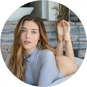 Lauren Summer - Model