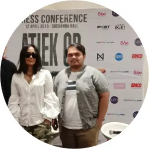 Laurence Smith - Atiek CB's husband