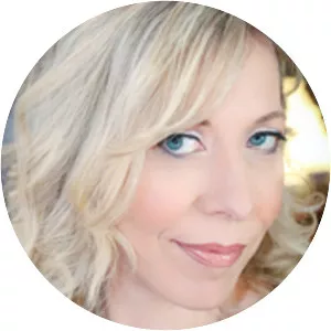 Laurie Faria Stolarz photograph