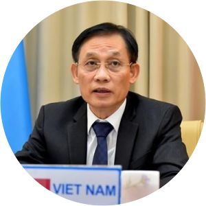 Le Hoai Trung - Politician