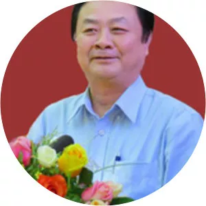 Le Minh Hoan - Politician