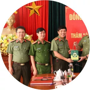 Le Tan Toi - Politician