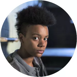 Leah Harvey - Actress