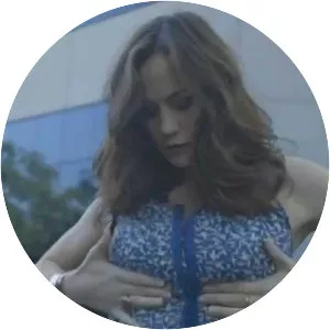 Leah Huebner - Actress