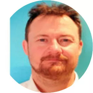 Lee MacKenzie - Journalist