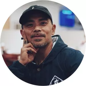 LeeJ Razalan photograph