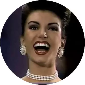 Leila Schuster - Model