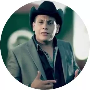 Leo Ibarría Musician - Singer