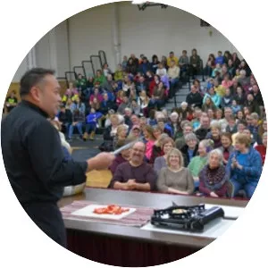 Leo Patalinghug - TV actor