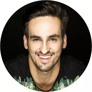 Leo Rodriguez Singer - Brazilian singer-songwriter