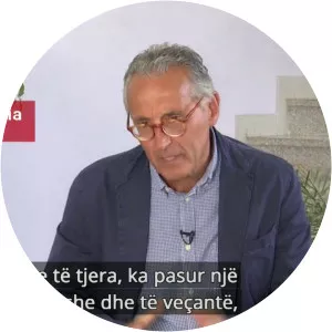 Leonardo M. Savoia - Author