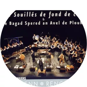 les souillés de fond de cale le bagad spered an avel de plouha - Musical group