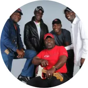 Les Woody - Musical group