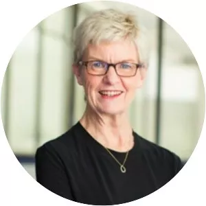 Lesley Hitchens - Author