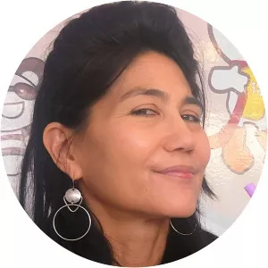 Leslie Asako Gladsjo