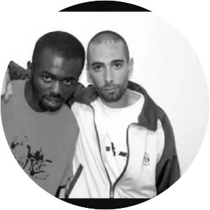 Less Du Neuf (Less du Neuf) photograph