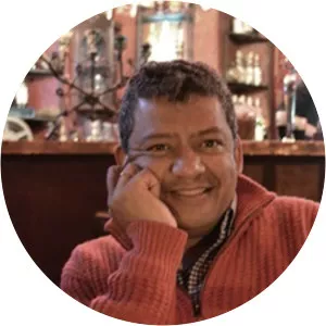 Leswin Laubscher - Author