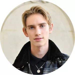 Levon Roan Thurman-Hawke