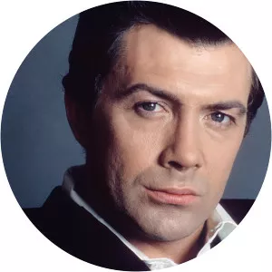 Lewis Collins 