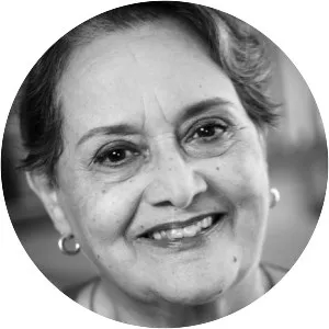 Leyla PerroneMoisés