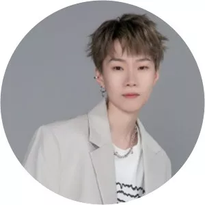 Li 2c - Musical artist