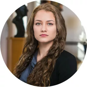 Lia Medeiros - Researcher