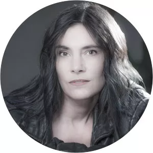 Liane Curtis - American film actress