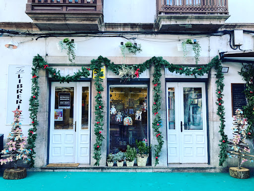 Libreria Las Dos Vias Papeleria Y Prensa - Book store in Grado, Spain