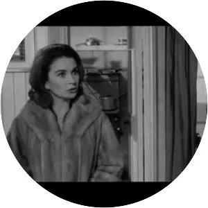 Life at the Top - 1965 ‧ Black and white/Drama ‧ 1h 57m