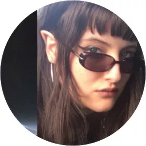 Lila Tirando a Violeta