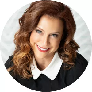 Lili Valente photograph