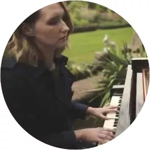 Lilla Vargen - Musical artist