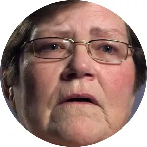 Linda & Kerry - Hoarders: Season 9, Episode 4