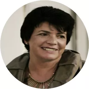 Linda Strachan - Author