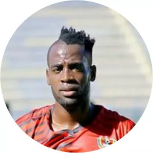 Lionel Véra Yombi - Football player