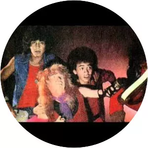 Lipan Bara - Musical band