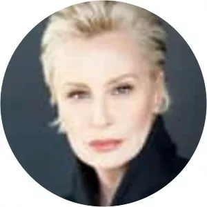 Lisa Hart Carroll photograph