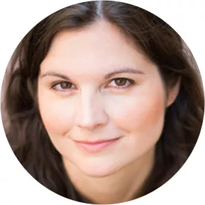 Lisa Jakub - Writer