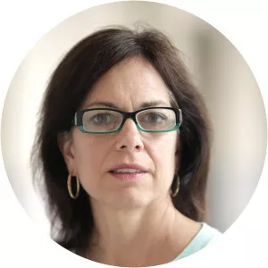 Lisa Palmer photograph