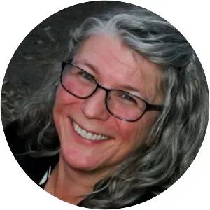 Lisa Rowe Fraustino - American writer