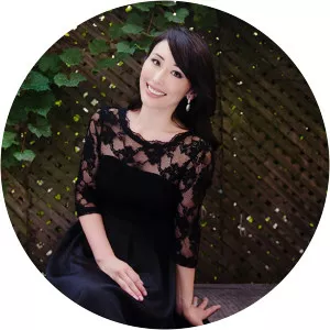 Lisa Tahara - Musical artist