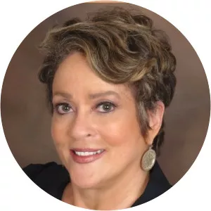 Lisa Thomas-Laury - News presenter