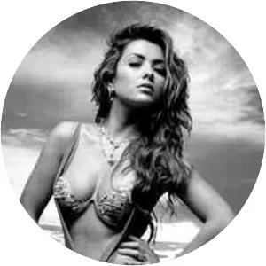 Li Martins - Brazilian singer-songwriter