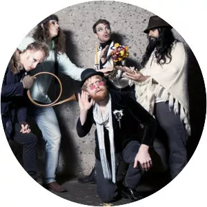 Little Suns - Musical group