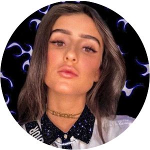 Livia Nunes photograph